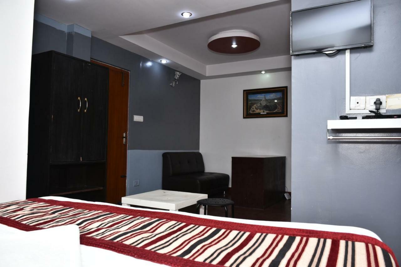 Hiranya Inn Kathmandu Ngoại thất bức ảnh